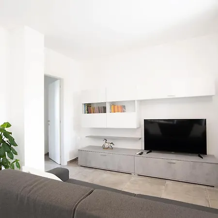Dama 1 Apartment