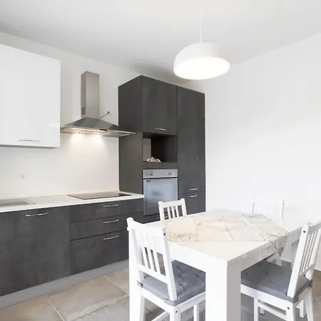 Dama 1 Apartment